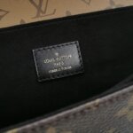 Louis Vuitton Pochette Metis Reverse S-lock — фото 8