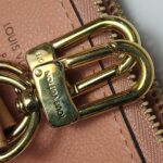 Louis Vuitton V Tote BB V logo — фото 13