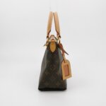 Louis Vuitton V Tote BB V logo — фото 4