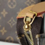 Louis Vuitton Toiletry Pouch On Chain — фото 16