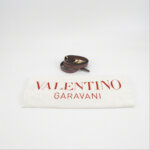 Valentino Garavani Lambskin Logo Crossbody — фото 10