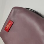 Valentino Garavani Lambskin Logo Crossbody — фото 16