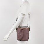 Valentino Garavani Lambskin Logo Crossbody — фото 2