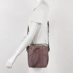 Valentino Garavani Lambskin Logo Crossbody (Валентино) — фото 2