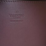 Valentino Garavani Lambskin Logo Crossbody — фото 8