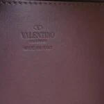 Valentino Garavani Lambskin Logo Crossbody (Валентино) — фото 8