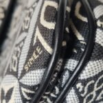 Louis Vuitton Pochette Metis 1854 S-lock — фото 17