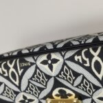 Louis Vuitton Pochette Metis 1854 S-lock — фото 18