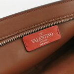 Valentino Garavani Logo Belt Bag — фото 8