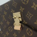 Louis Vuitton Pochette Metis S-lock — фото 12