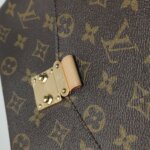 Louis Vuitton Pochette Metis S-lock — фото 17