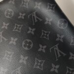 Louis Vuitton Pochette Voyage D — фото 14