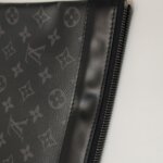 Louis Vuitton Pochette Voyage D — фото 18