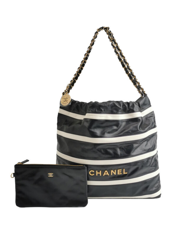 Chanel 22 Bag Logo