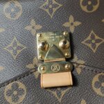 Louis Vuitton Pochette Metis S-lock — фото 11