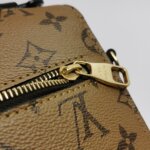 Louis Vuitton Pochette Metis S-lock — фото 11