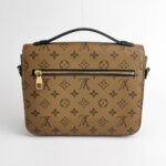 Louis Vuitton Pochette Metis S-lock — фото 5