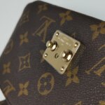 Louis Vuitton Pochette Metis East West — фото 12