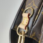 Louis Vuitton Pochette Metis East West — фото 18