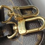 Louis Vuitton Pochette Metis East West — фото 11