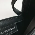 Givenchy Cut Out — фото 10