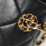 Chanel 19 Bag C — фото 16