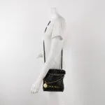 Chanel 22 Bag Logo — фото 2