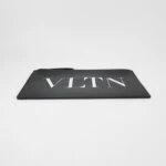 Valentino Garavani Calfskin Logo Clutch — фото 5