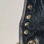 Valentino Garavani Waxed Calfskin Crossbody — фото 24