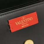 Valentino Garavani Super Vee V Logo — фото 8