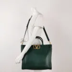 Valentino Garavani Calfskin Logo Crossbody — фото 2