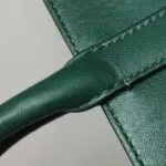 Valentino Garavani Calfskin Logo Crossbody — фото 20