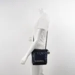 Chanel 22 Bag Logo — фото 2