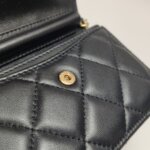 Chanel Quilted Lambskin CC Crossbody — фото 11