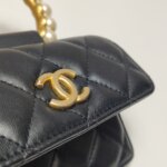 Chanel Quilted Lambskin CC Crossbody — фото 12