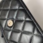 Chanel Quilted Calfskin CC Crossbody (Шанель) — фото 17