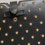 Versace Printed Calfskin Logo Clutch — фото 13