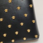 Versace Printed Calfskin Logo Clutch — фото 14
