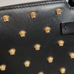 Versace Printed Calfskin Logo Clutch — фото 19