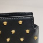 Versace Printed Calfskin Logo Clutch — фото 21