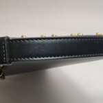 Versace Printed Calfskin Logo Clutch — фото 23