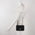 Chanel Quilted Lambskin CC Crossbody (Шанель) — фото 2