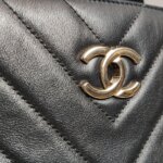 Chanel Quilted Calfskin CC Shoulder Bag — фото 10
