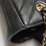 Chanel Quilted Calfskin CC Shoulder Bag — фото 15