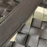 Bottega Veneta Woven Calfskin Shoulder Bag (Боттега Венета) — фото 15