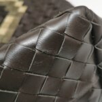 Bottega Veneta Woven Calfskin Shoulder Bag (Боттега Венета) — фото 21