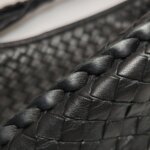 Bottega Veneta Woven Lambskin Shoulder Bag (Боттега Венета) — фото 16