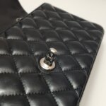 Chanel Quilted Lambskin CC Shoulder Bag — фото 14