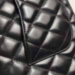 Chanel Quilted Lambskin CC Shoulder Bag — фото 30