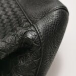 Bottega Veneta Woven Calfskin Shoulder Bag (Боттега Венета) — фото 16